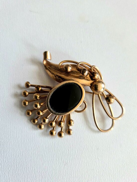 vintage Jewelry - Vintage 12k gold filled CRC floral brooch with black Onyx.